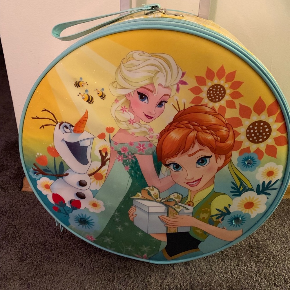 Disney Frozen Fever Light Up Rolling Luggage